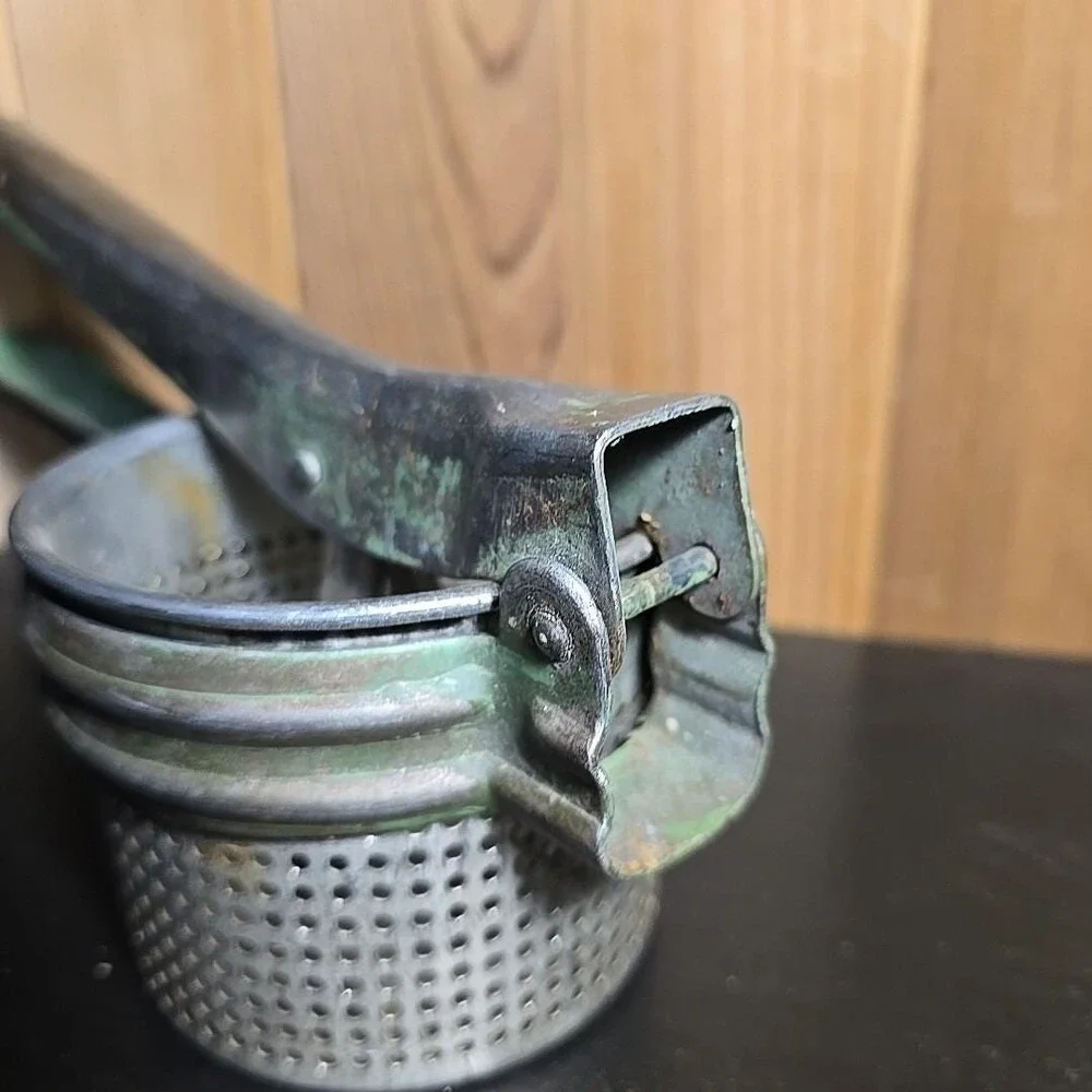 Primitive Green Handle Ricer‎ Potato Masher Food Press Metal